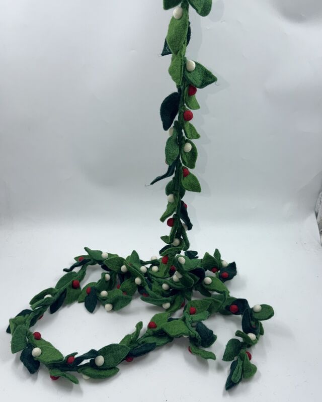 elted Christmas Holly & Berry Garland