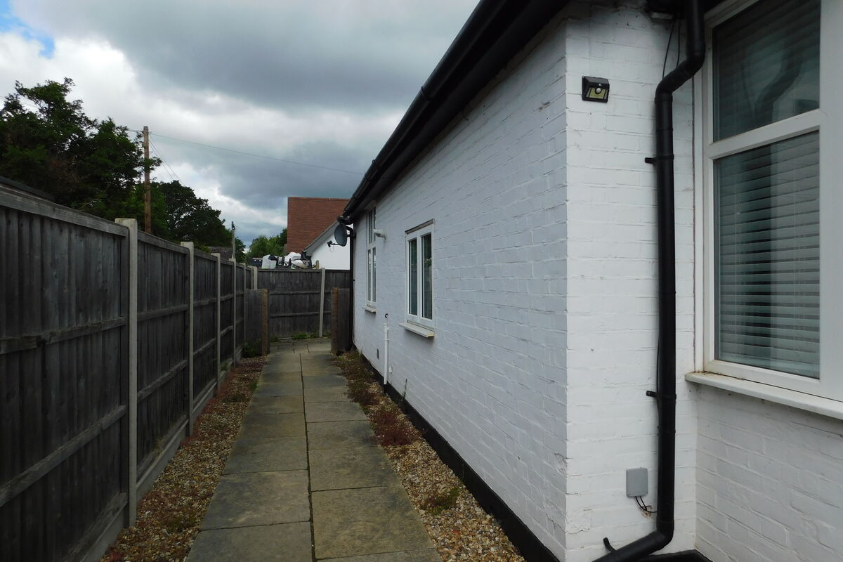 Vicarage Road, Sunbury