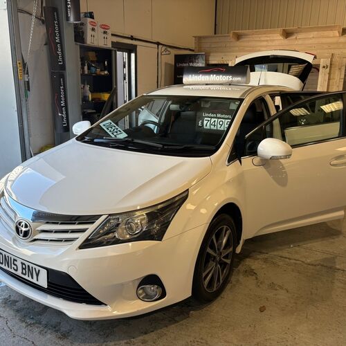 2015 (15) TOYOTA AVENSIS TOURER 2.0 D-4D DIESEL BUSISNESS EDITION 5 DOOR ESTATE 