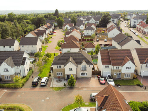 Macgregor Place, Larbert, FK2 8RJ