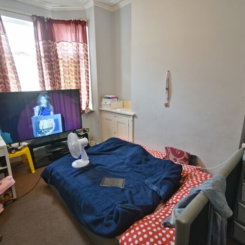 2 BEDROOM Mid Terrace For SALE