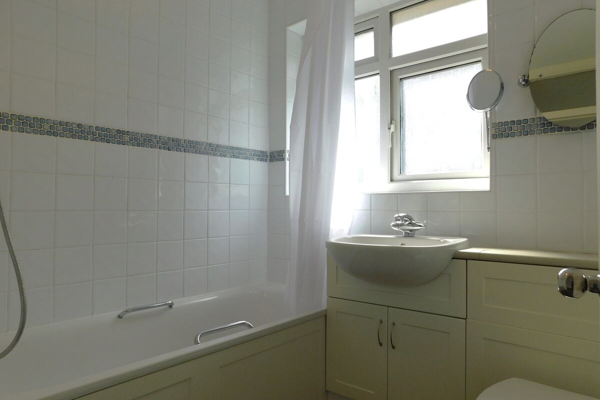 Curtis Road, Whitton