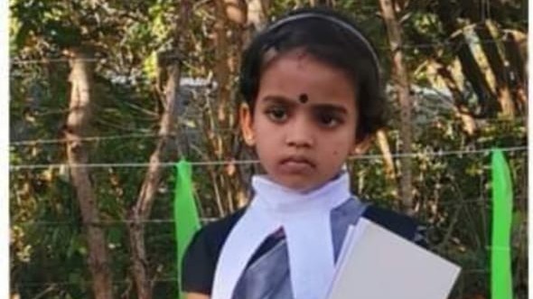 கார் விபத்தில் சிறுமி பலி