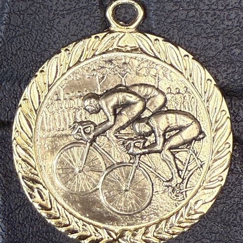 Cycling Medal Centre Holder 65mm