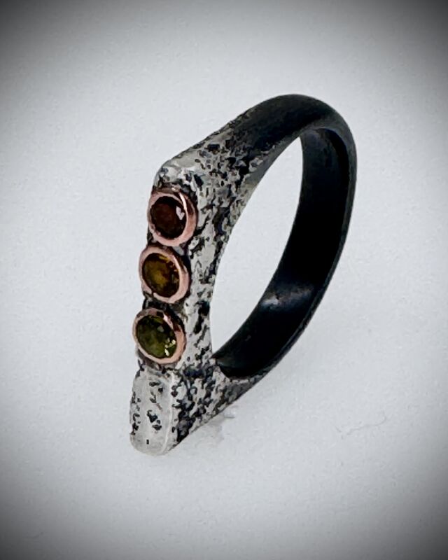 Urban Decay ‘Traffic Light’ ring