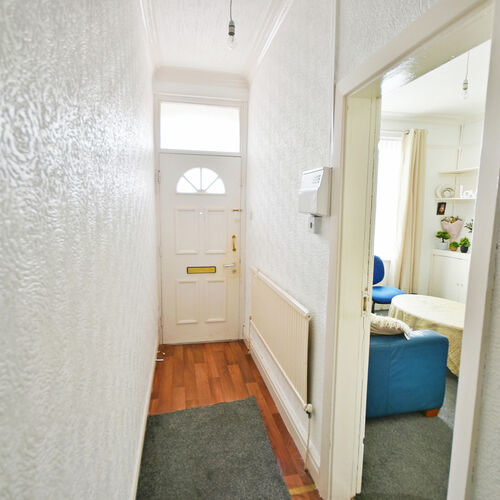 3 Bed Mid-Terrace For Rent