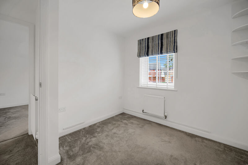 CLOS GLASCOED DINAS POWYS UNFURNISHED THREE BEDROOM DETACHED HOUSE WITH GARAGE 