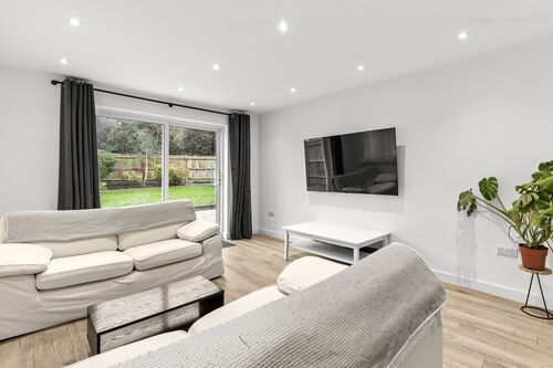 Glen Close, Polegate