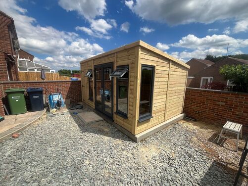 #PVC102 16x10 Pent Combi