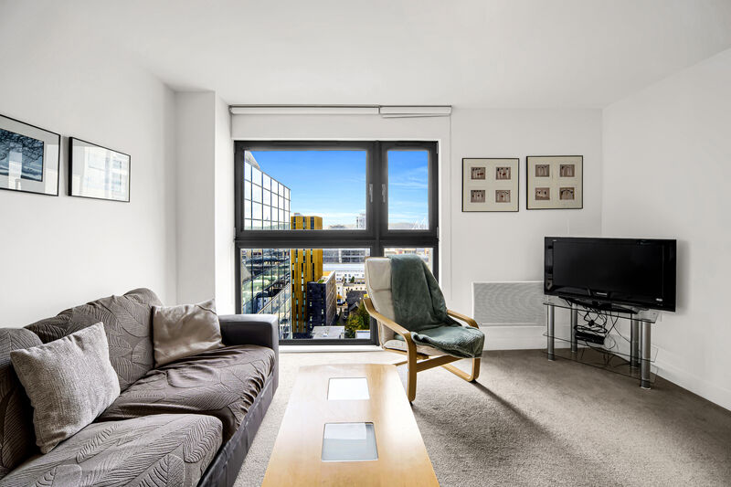 LANDMARK PLACE CARDIFF CITY CENTRE FURNISHED TWO BEDROOM APARTMENT WITH PARKING