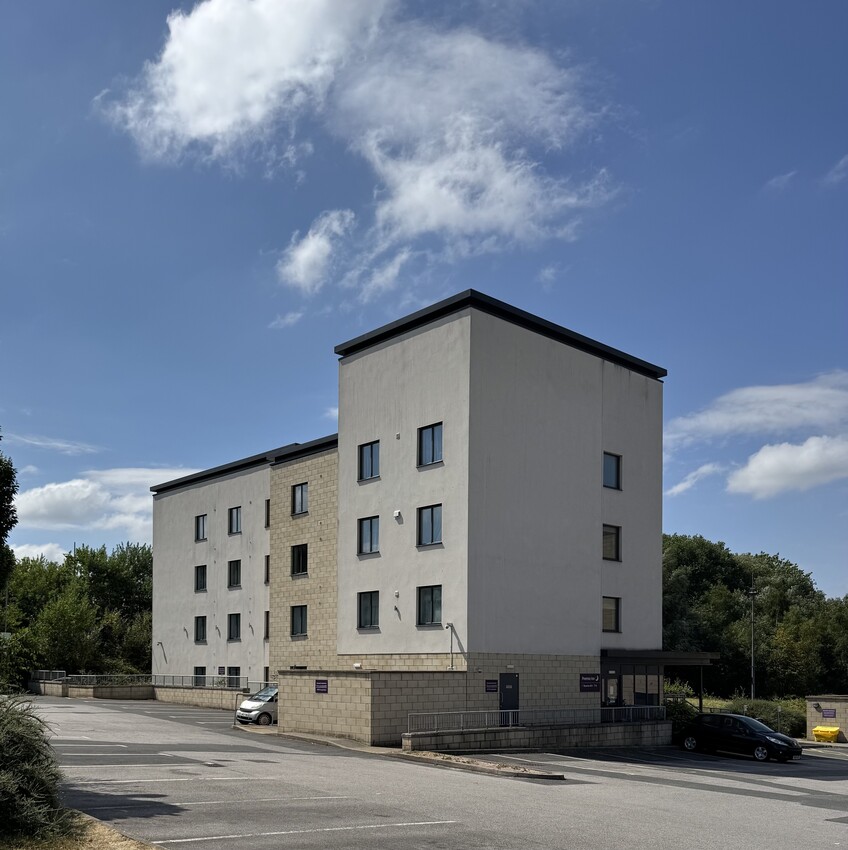 PREMIER INN HANLEY, ST1 5NH | Uk Carpentry Contracts Ltd | Kitchen fitters in London | Joiners in London | Carpenters in Worcestershire