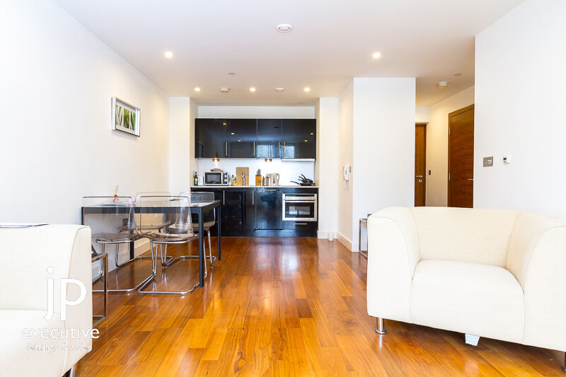 HAYES APARTMENTS CARDIFF CITY CENTRE FURNISHED ONE BEDROOM APARTMENT