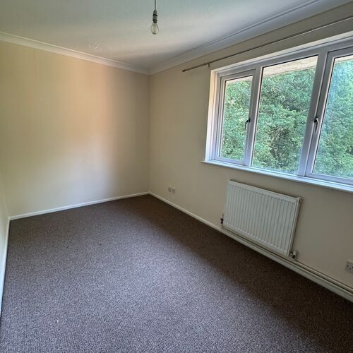 BRADWELL VILLAGE - 2 BEDROOM HOUSE with Garden