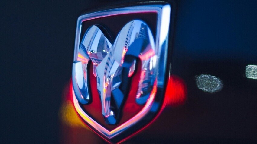 Chrome Dodge car badge logo