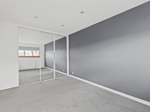 Pirleyhill Gardens, Falkirk, FK1 5NB