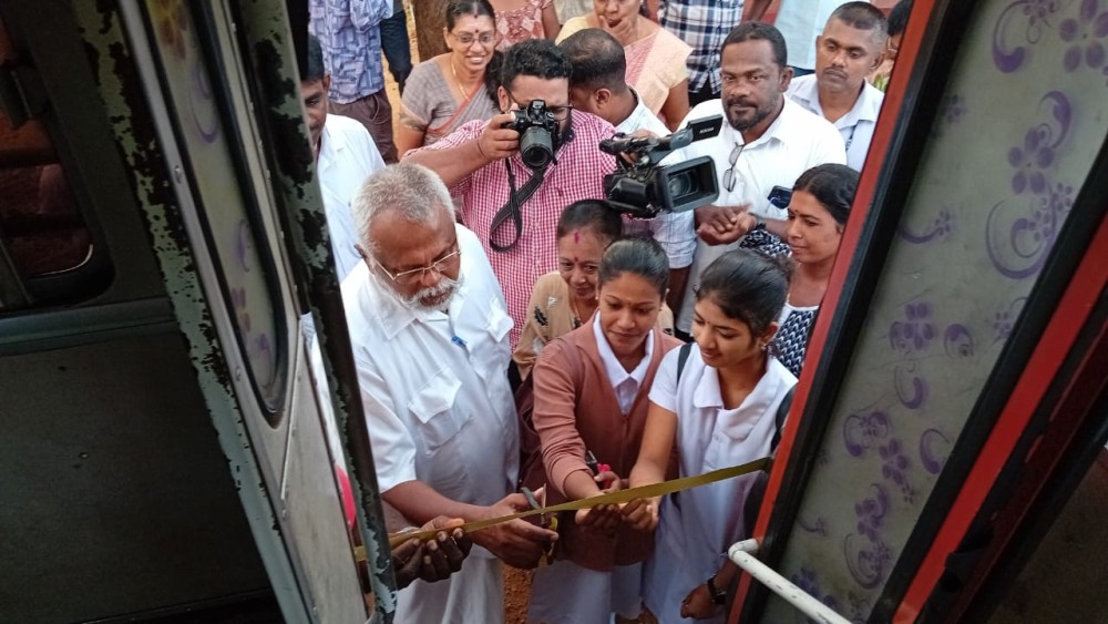 புதிய பேருந்து சேவையினை சம்பிரதாயபூர்வமாக ஆரம்பித்து வைத்த அமைச்சர்