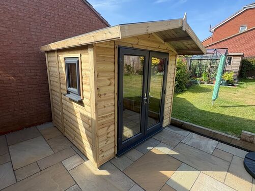 8x7 Apex Home Office / Bar / Work Shop