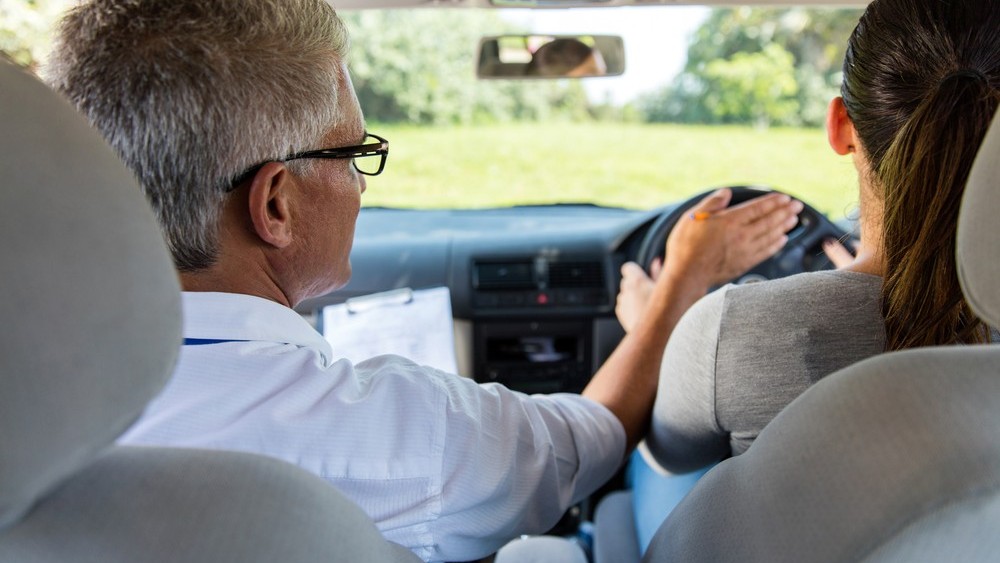 Choosing between a Male or Female driving instructor