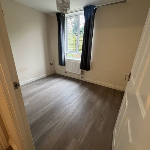 CENTRAL BLETCHLEY - TWO BEDROOM - GARDEN