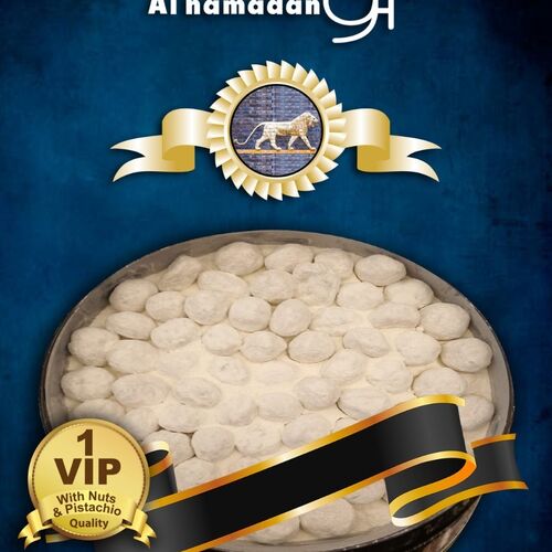 Mann w salwa with almond