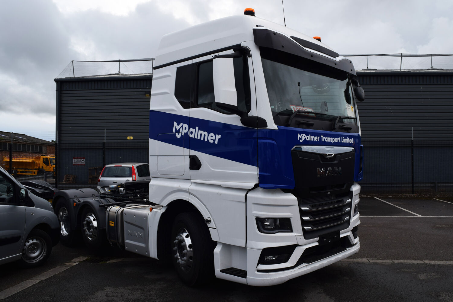 MJ Palmer - 2x MAN TGX