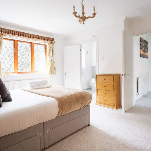 The Oaks, Watford WD19 4LR