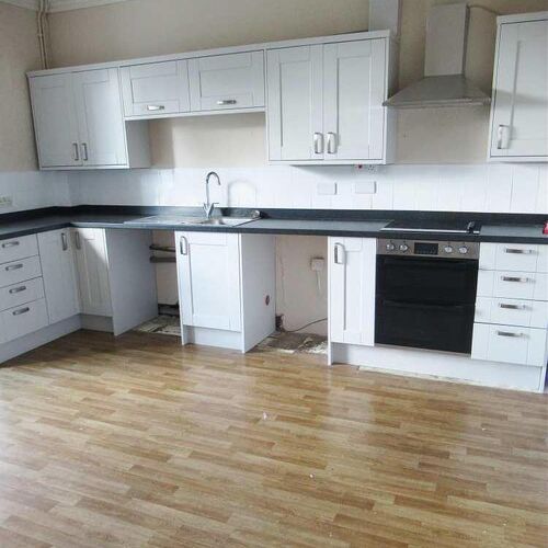 Flat 1 4 Heol Pentrerhedyn