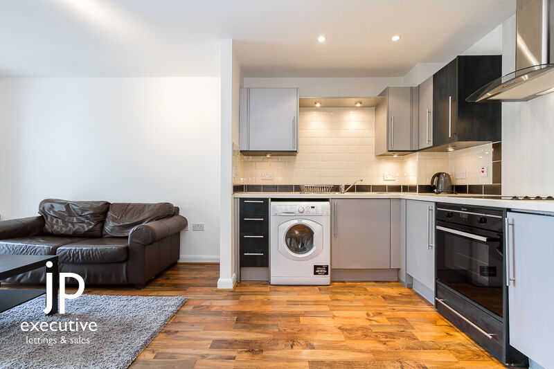 LANDMARK PLACE CARDIFF CITY CENTRE FULLY FURNISHED ONE BEDROOM APARTMENT