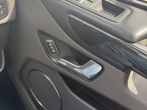 Ford Tourneo Custom Auto 8 Seater