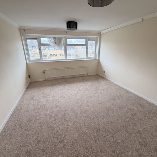 CONNIBURROW - 1 BEDROOM APARTMENT