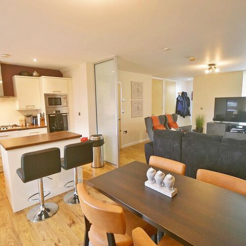 3 BEDROOM Mid Terrace For Sale