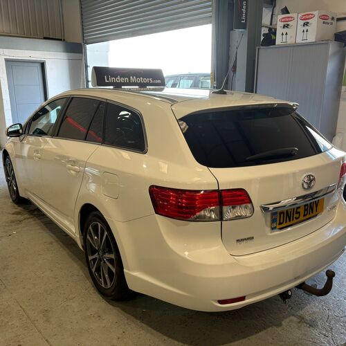 2015 (15) TOYOTA AVENSIS TOURER 2.0 D-4D DIESEL BUSISNESS EDITION 5 DOOR ESTATE 