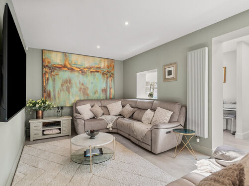 Macgregor Place, Larbert, FK2 8RJ