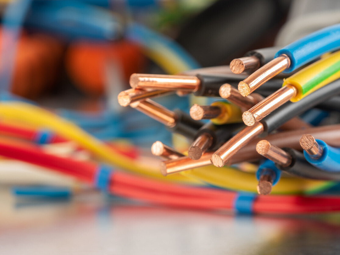 About us | Innovative Energy Systems Ltd | Emergency electrician Woking | Fuse board/Consumer unit replacement | Electrician Woking