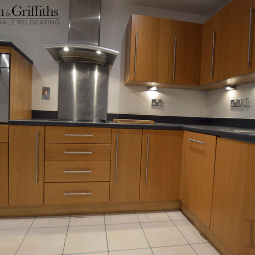 Renting in Cardiff - 2 bedroom apartment, Century Wharf, Cardiff Bay