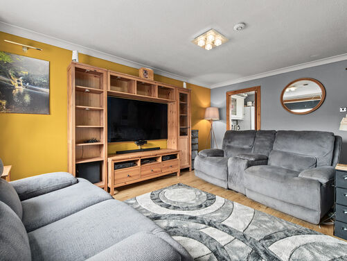 The Cleaves, Tullibody, FK10 2XD