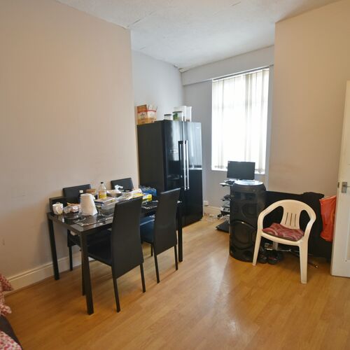 2 BEDROOM Mid Terrace For SALE