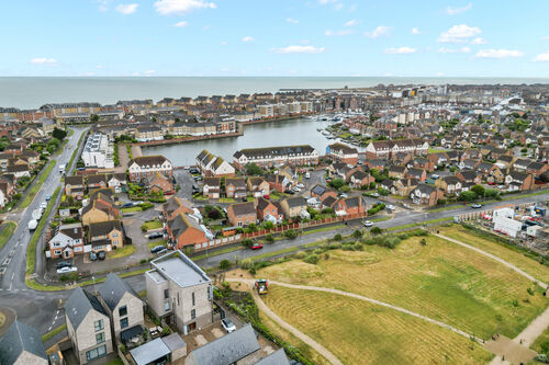 Genovesa Way, Eastbourne