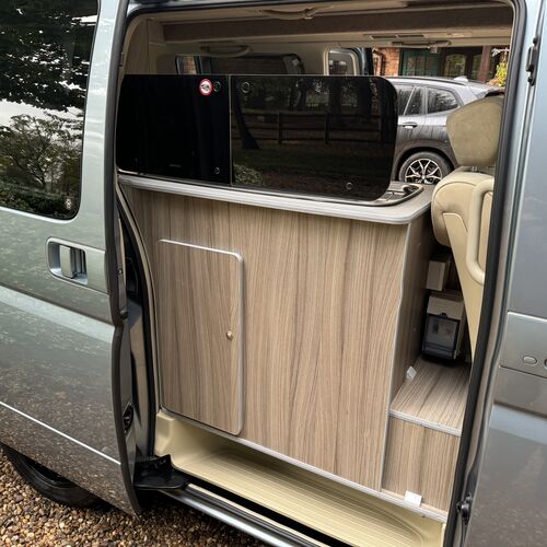 2005 Nissan Elgrand Camper Van 3.5 V6 - Blue - ProConversion - 1 UK Owner 8yrs