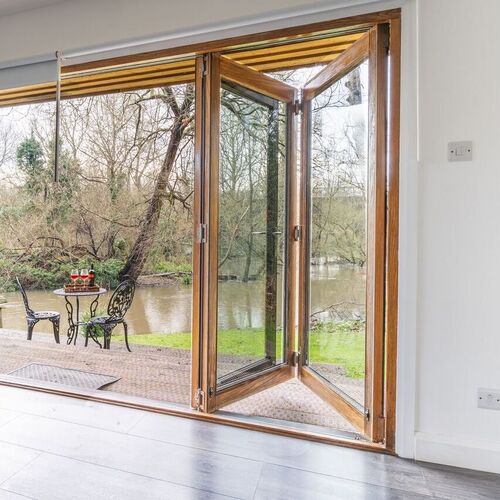 Little Tolpitts Lane, Watford WD18 9QG