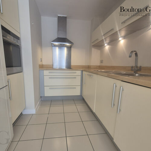 Renting in Cardiff - 2 Bedroom Apartment, Cardiff Bay- Unfurnished