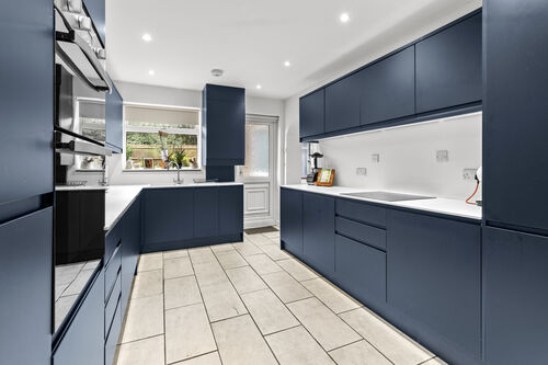 Glen Close, Polegate