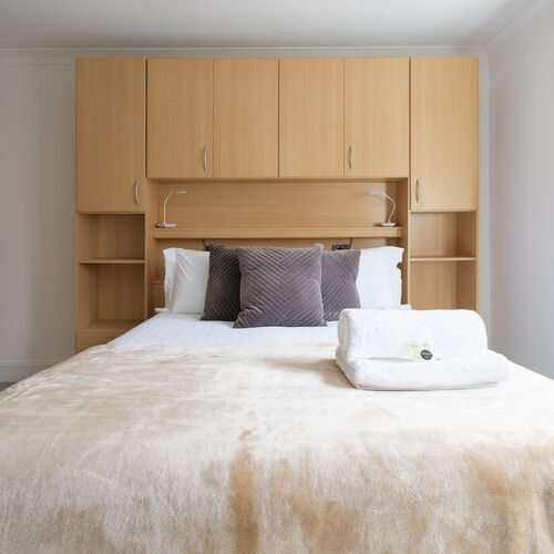 The Oaks, Watford WD19 4LR