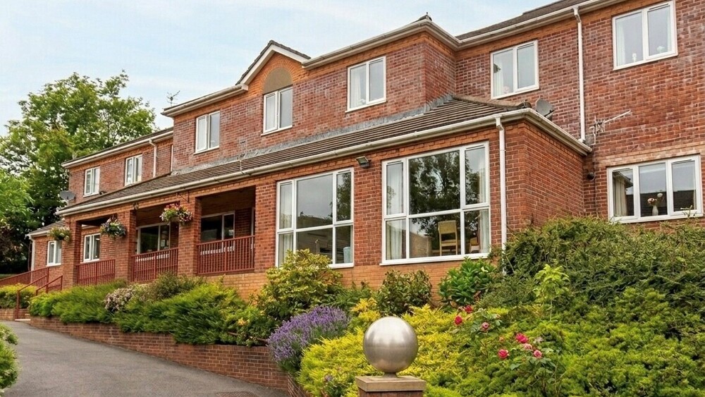 Contact | Oakwood Care Group | Care home Pembrokeshire | Care home Powys | Oakwood care group