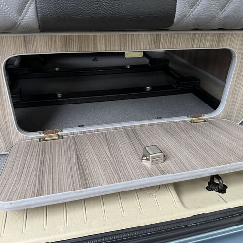 2005 Nissan Elgrand Camper Van 3.5 V6 - Blue - ProConversion - 1 UK Owner 8yrs