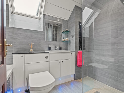 Orchard Grove, Polmont, FK2 0XE