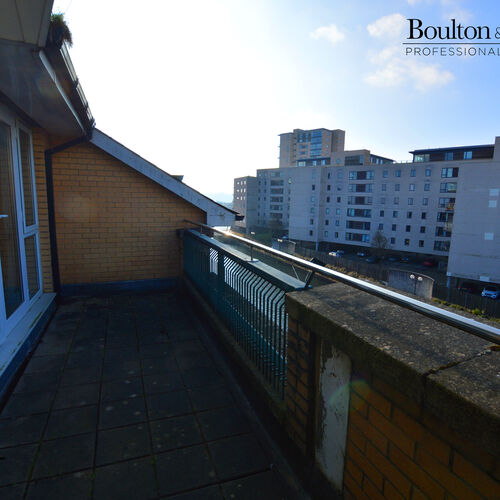 Renting in Cardiff - 3 Bedroom Duplex Penthouse Apartment, Cardiff Bay