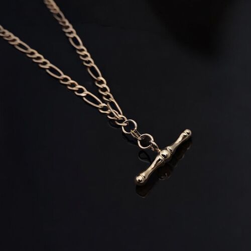 Classic T-bar pendant with figaro chain