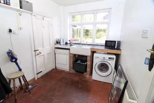 Loughborough Road, Birstall, LE4 3EE