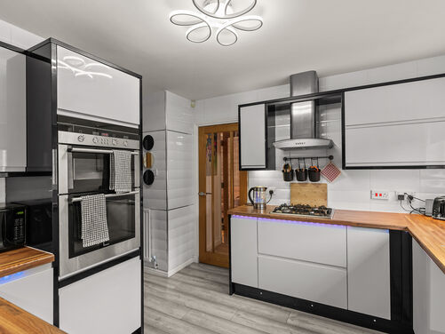 James Smith Avenue, Maddiston, FK2 0FP